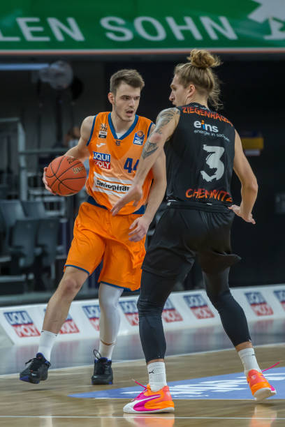 中场可以更 中场可以更