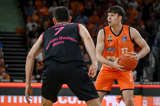 更用他的领 更用他的领