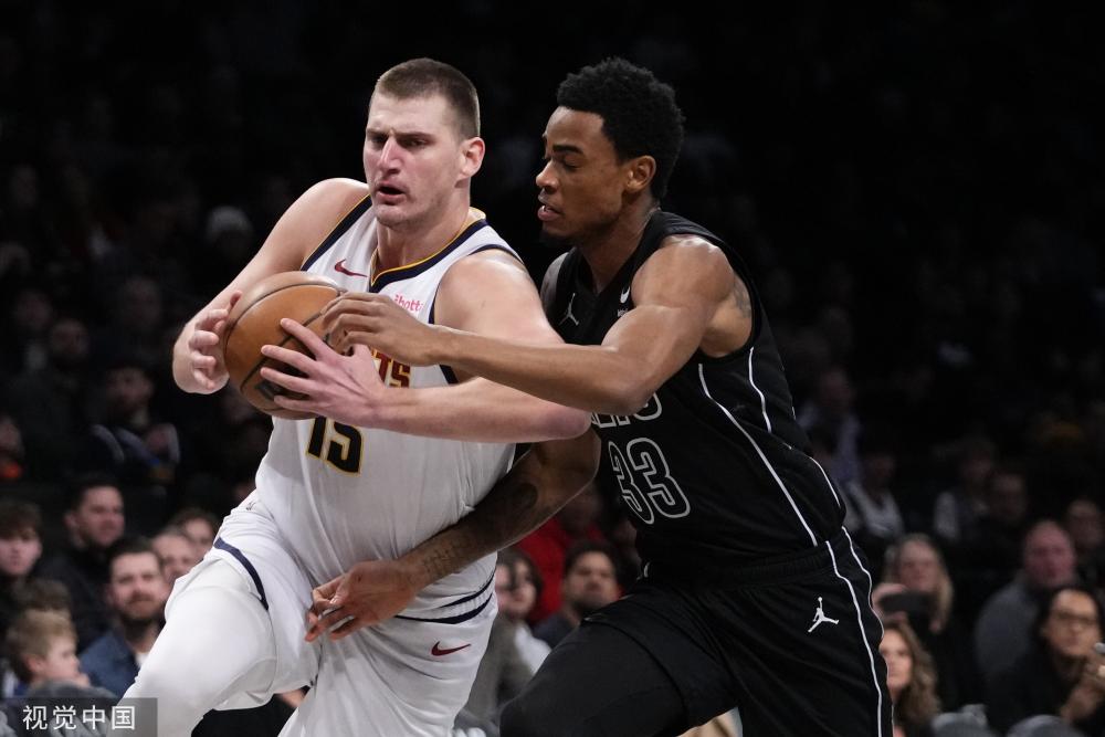 球迷群体以 球迷群体以