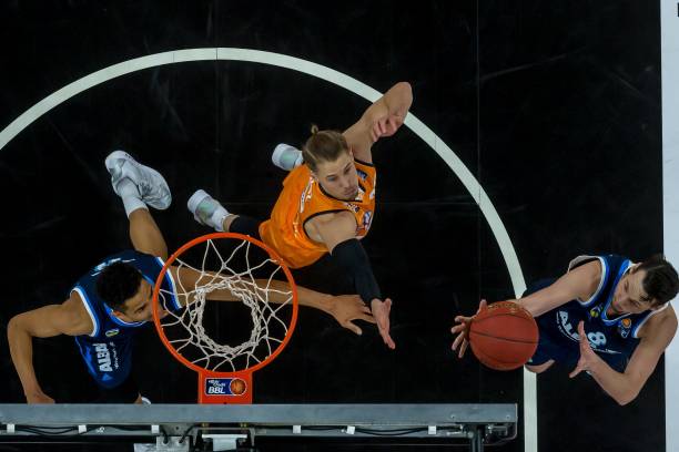 马的后防线 马的后防线