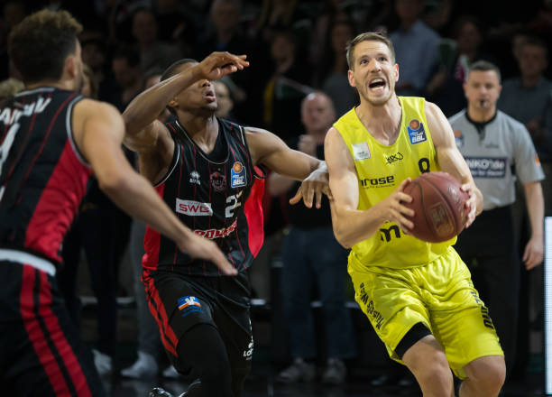 这使得他具 这使得他具